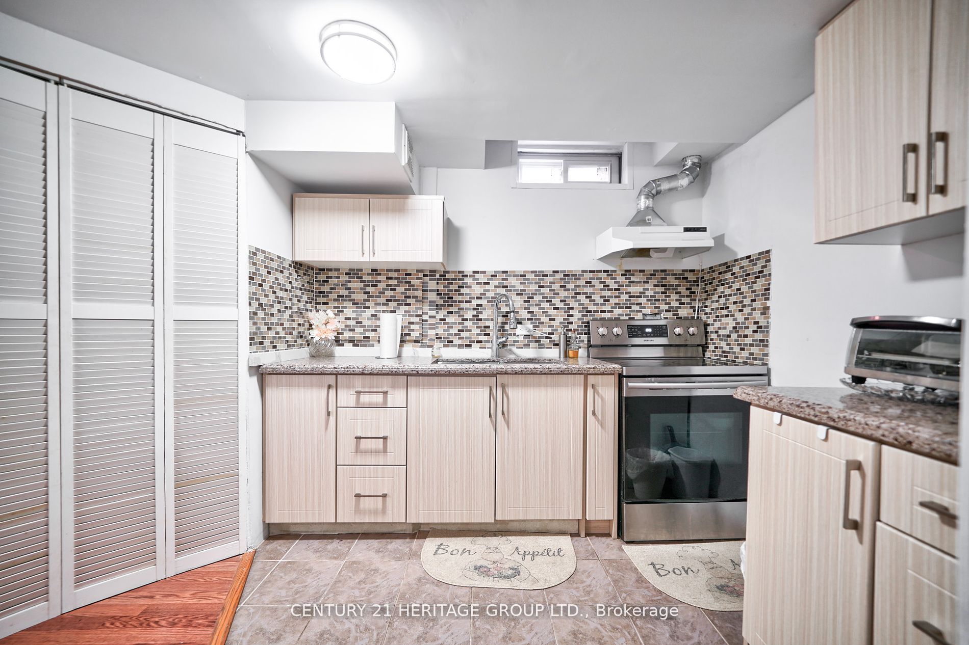 10 Shenstone Ave