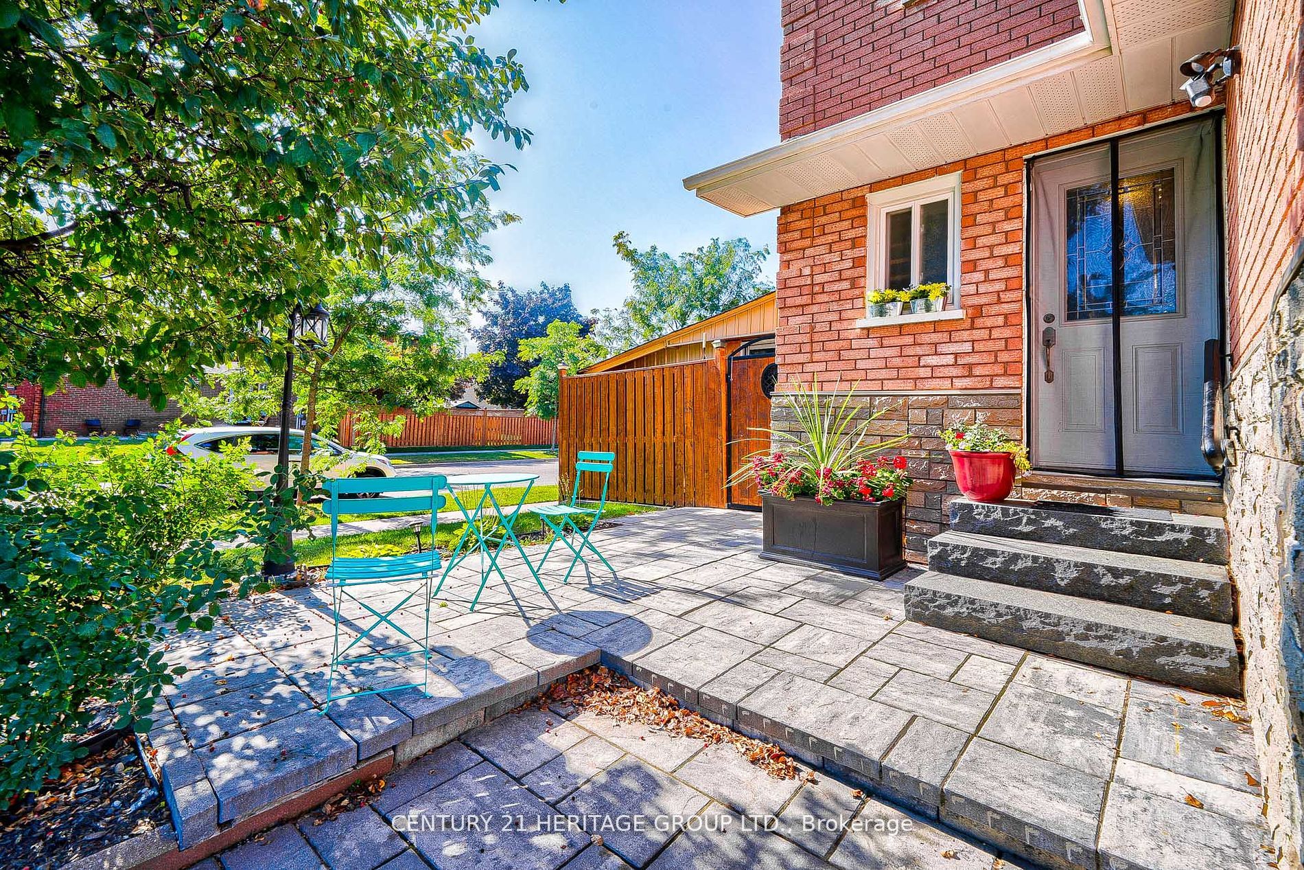 10 Shenstone Ave