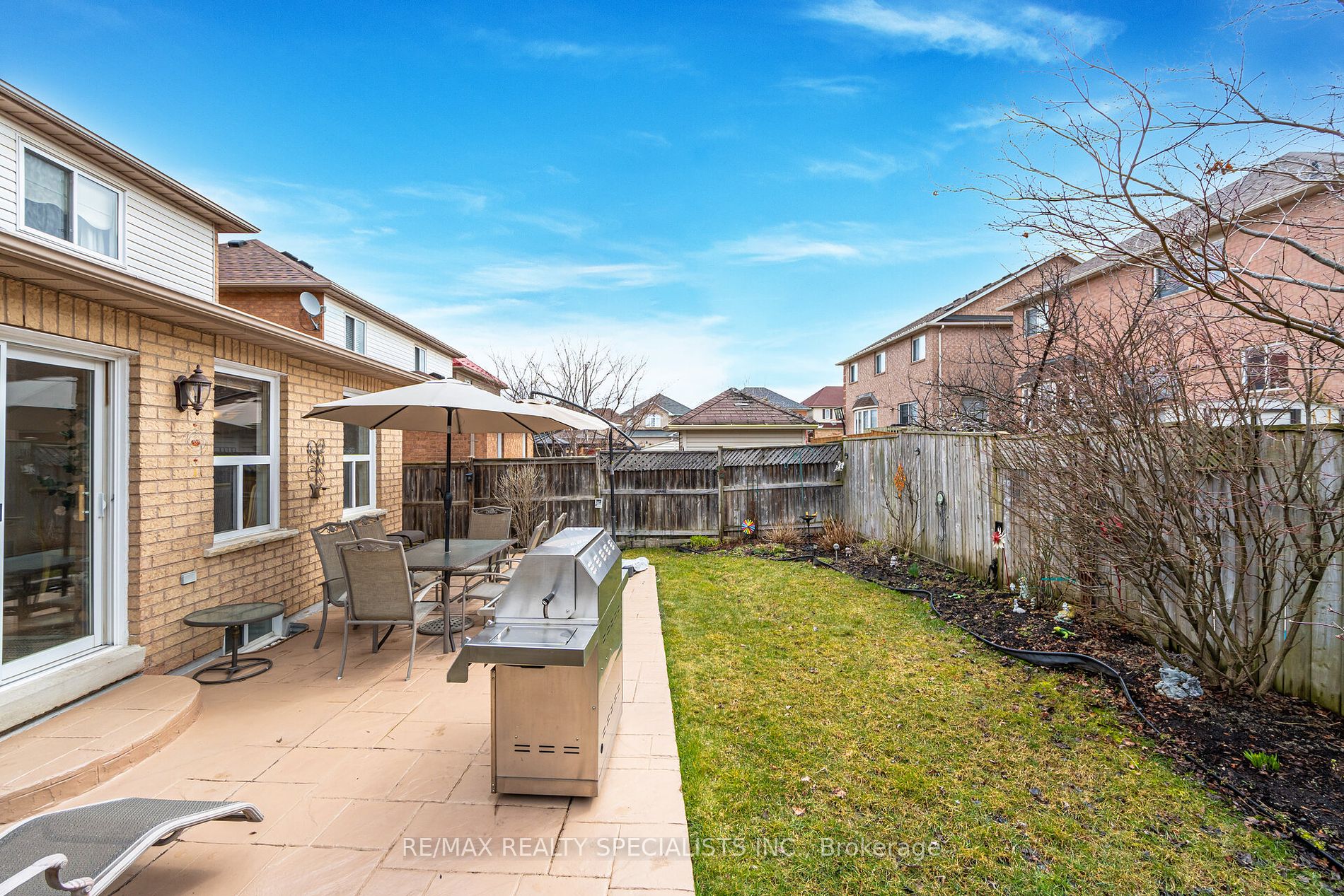 82 Fallstar Cres