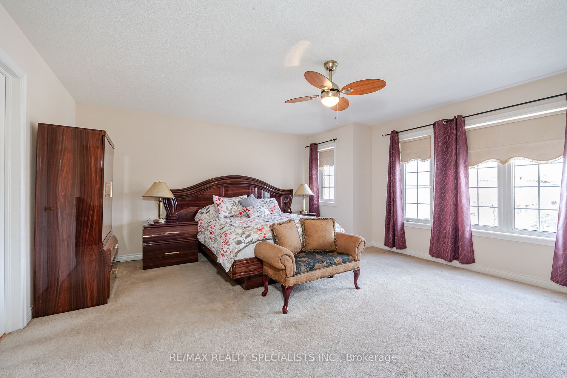 82 Fallstar Cres