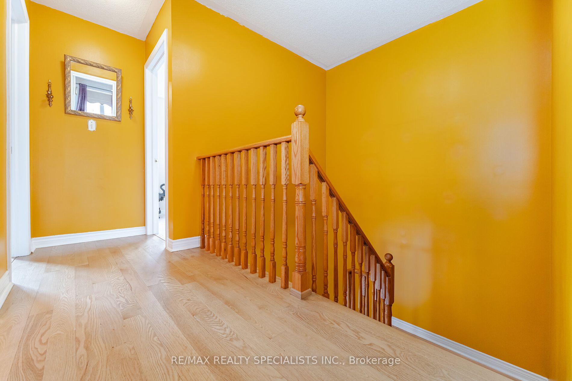 82 Fallstar Cres