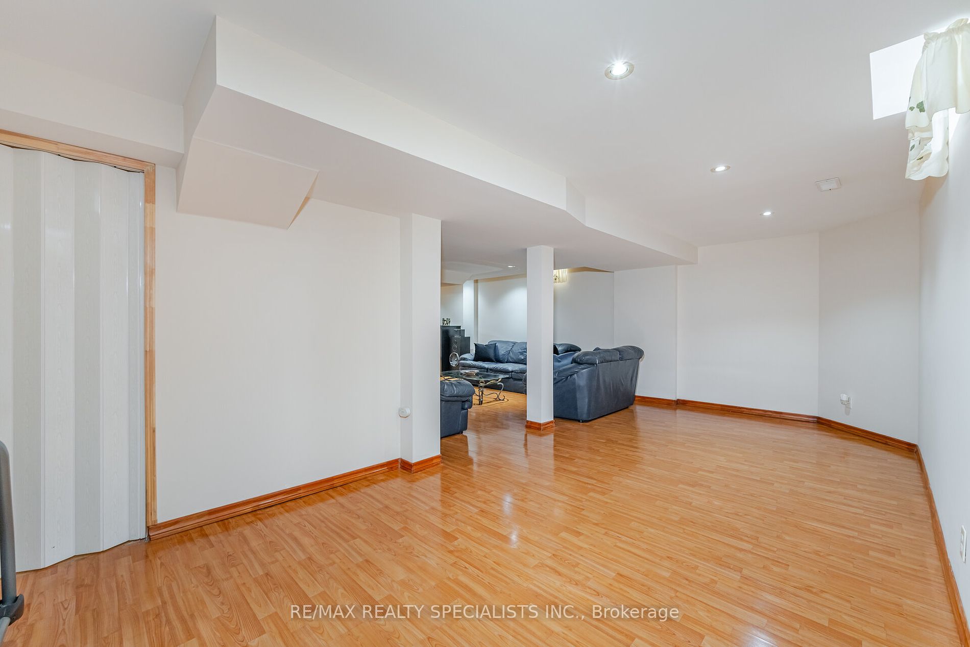 82 Fallstar Cres
