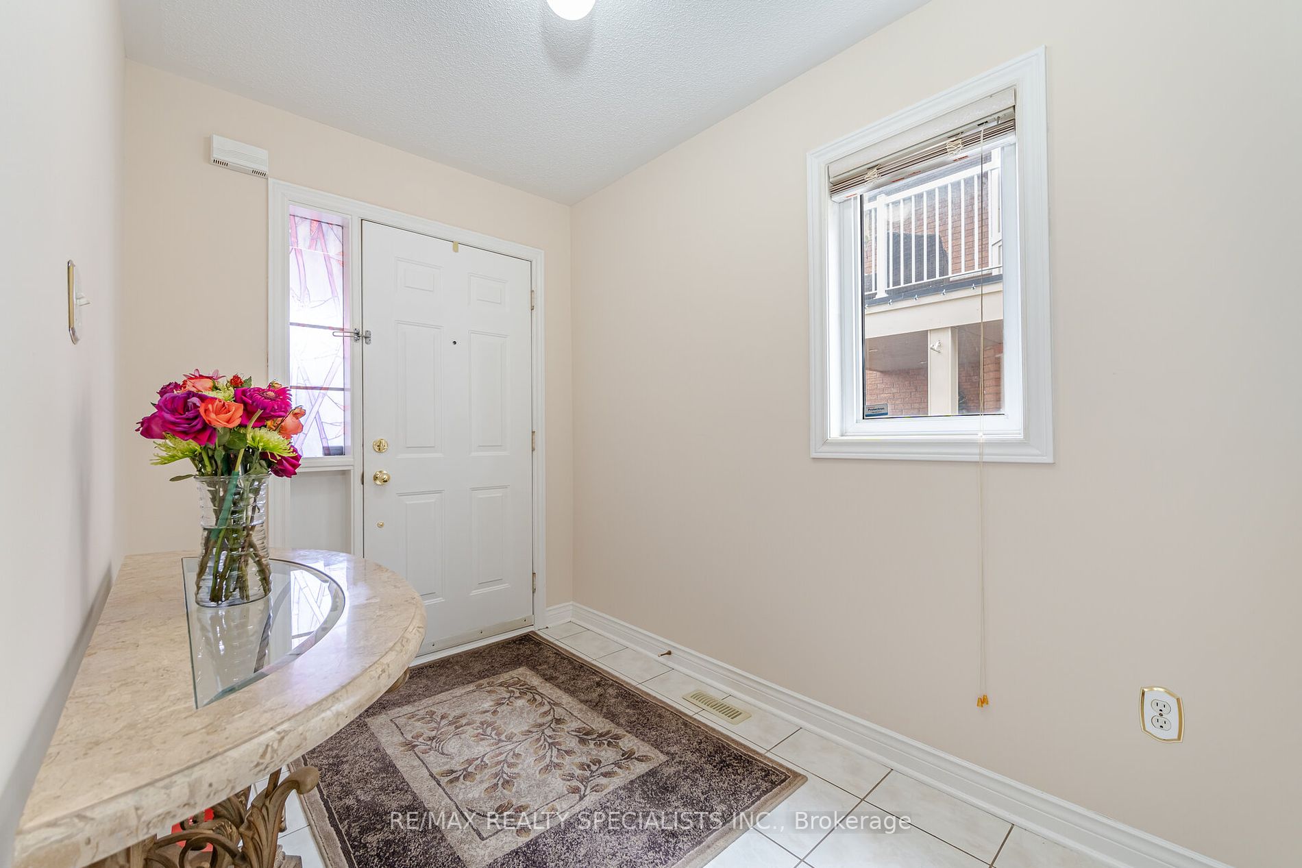82 Fallstar Cres