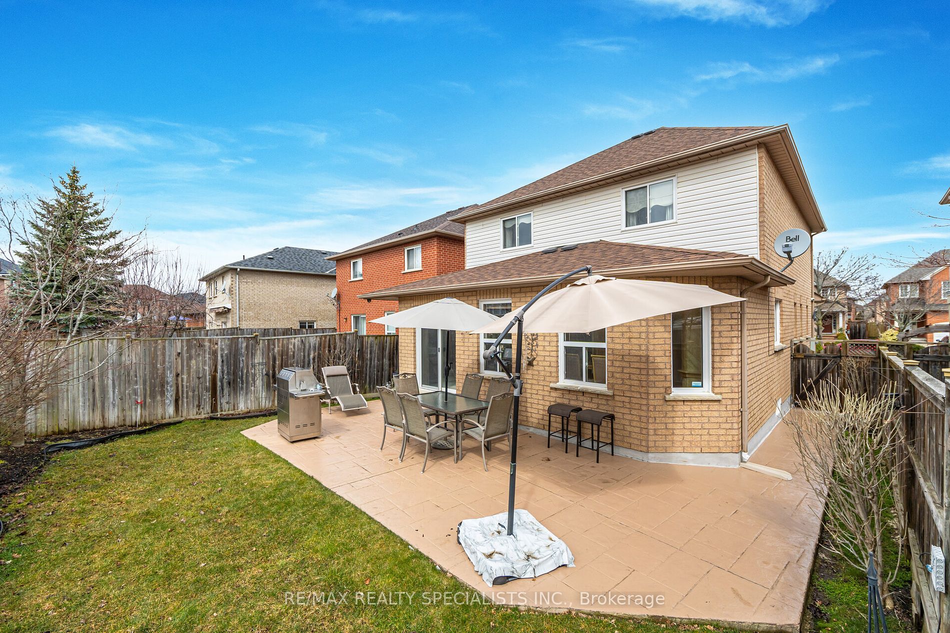 82 Fallstar Cres