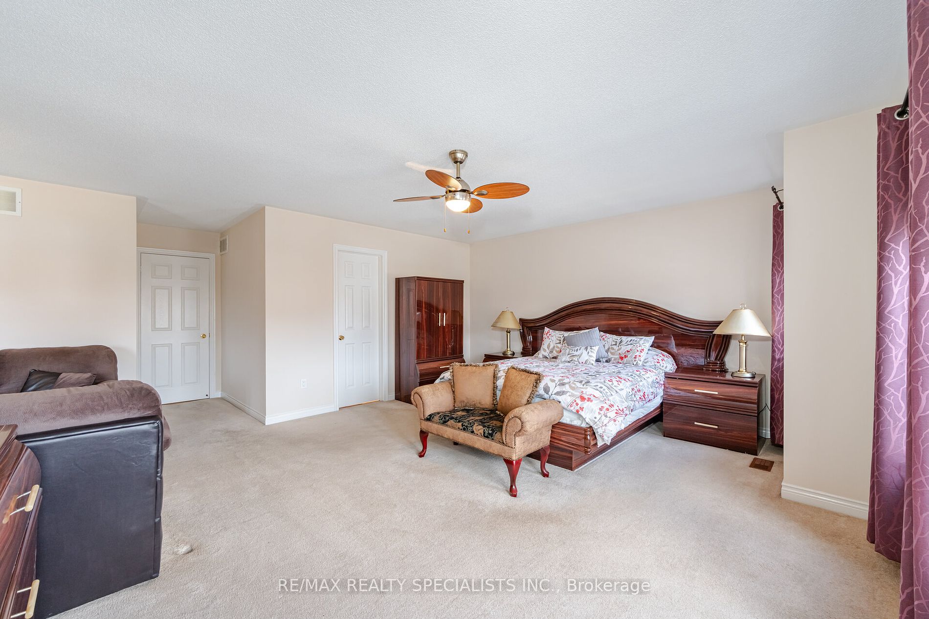 82 Fallstar Cres
