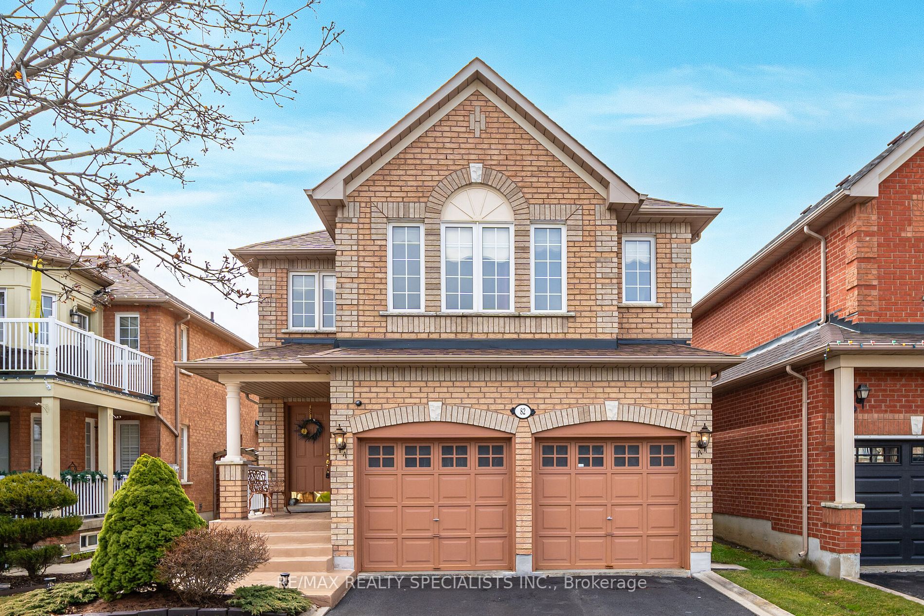 82 Fallstar Cres