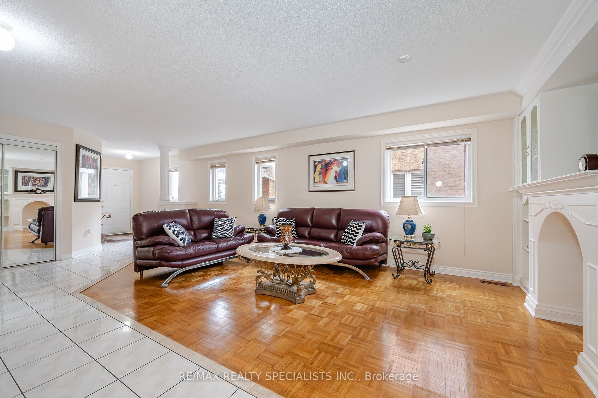 82 Fallstar Cres
