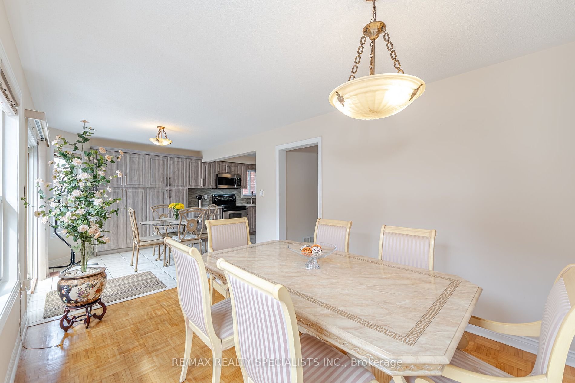 82 Fallstar Cres