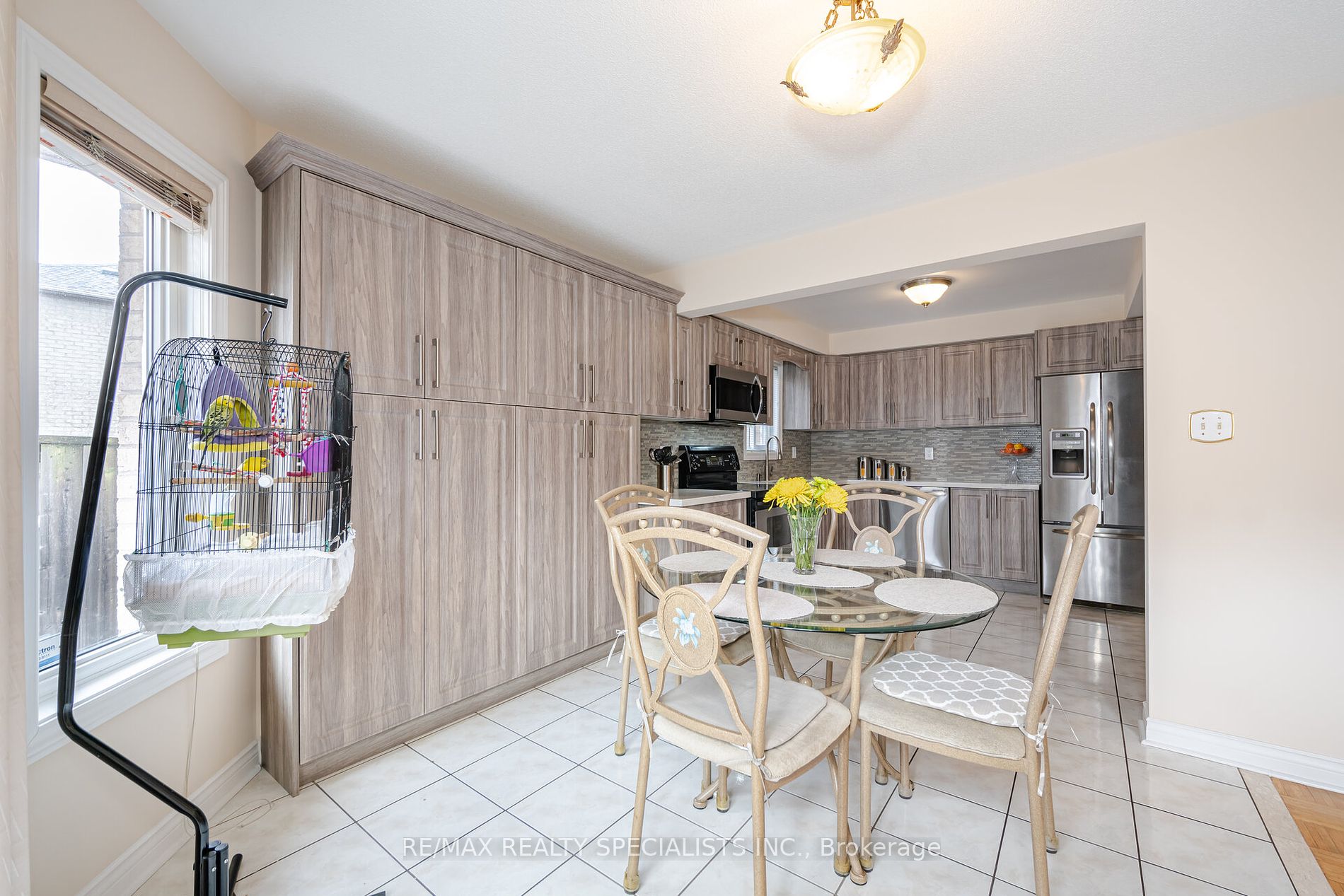 82 Fallstar Cres