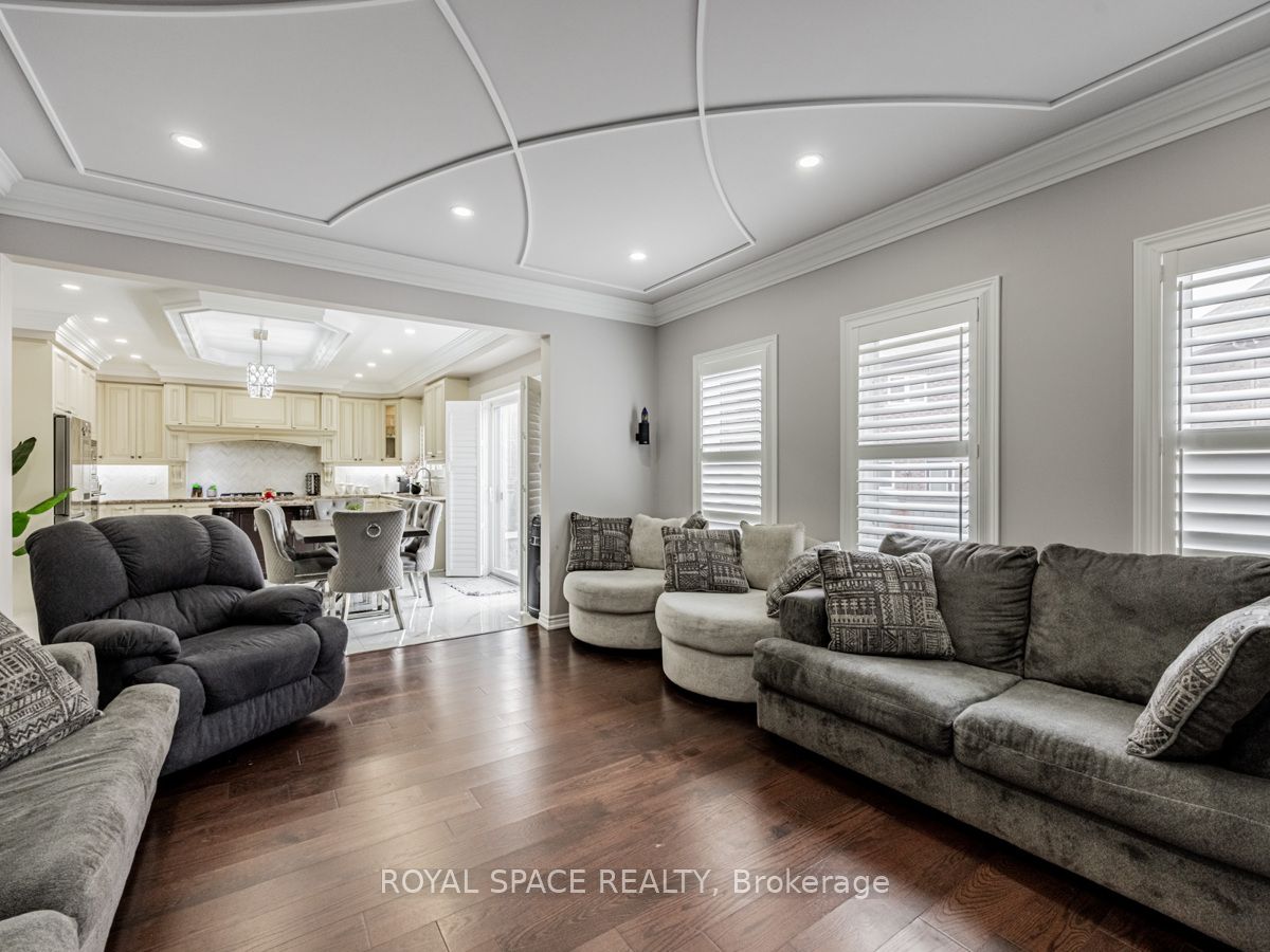 21 Belgium Crescent