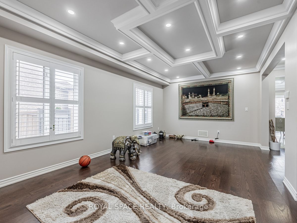 21 Belgium Crescent