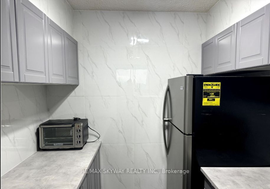 100 Lotherton Ptwy, #706