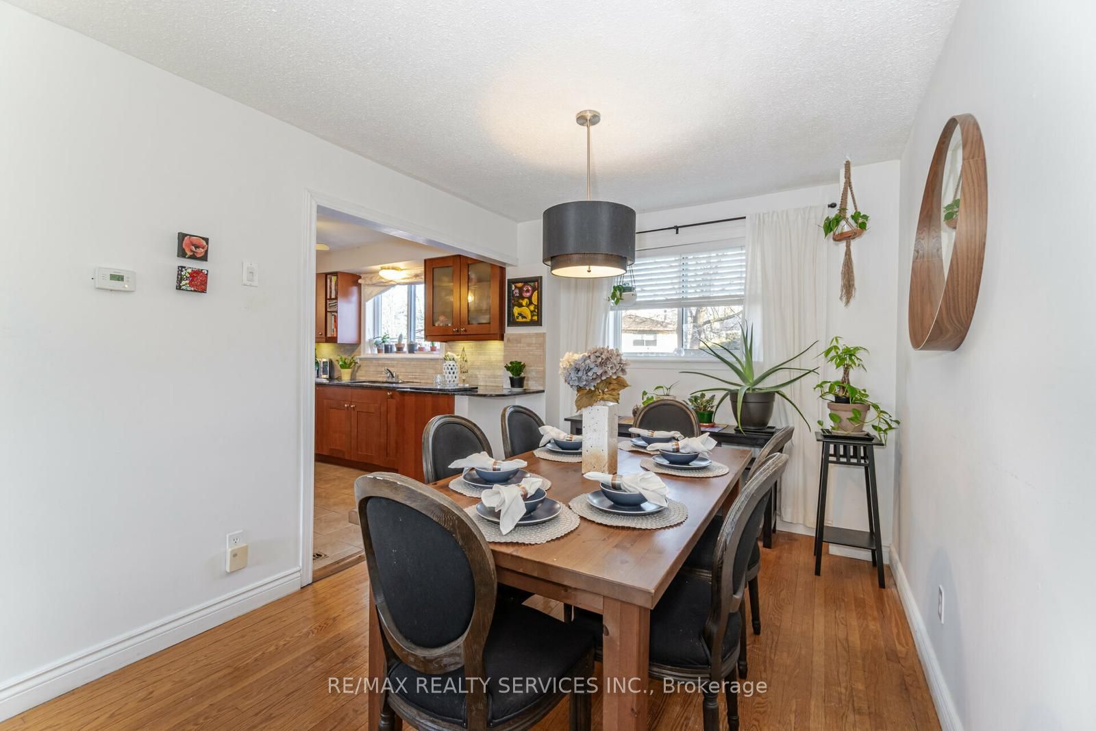 62 Ambleside Dr
