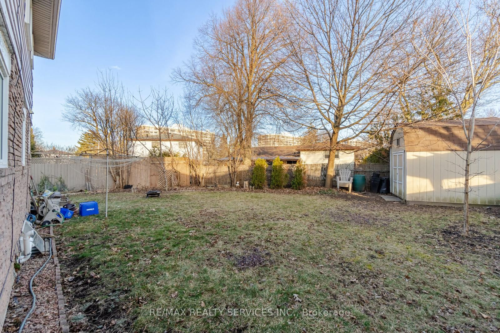 62 Ambleside Dr