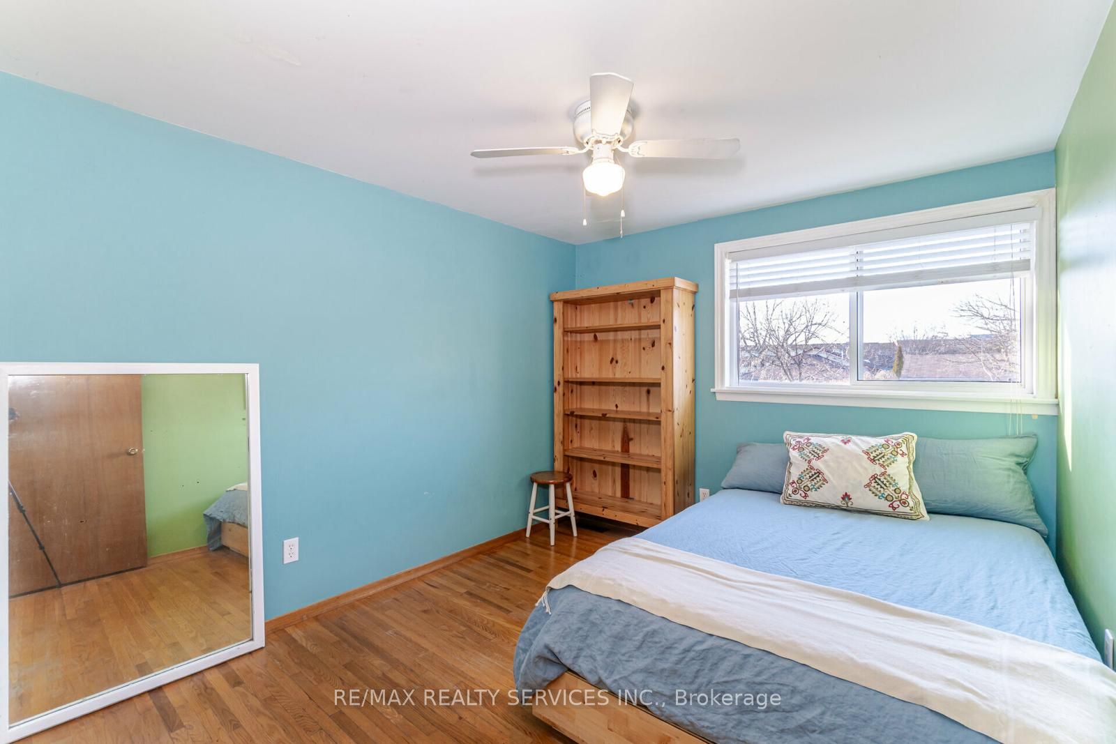 62 Ambleside Dr