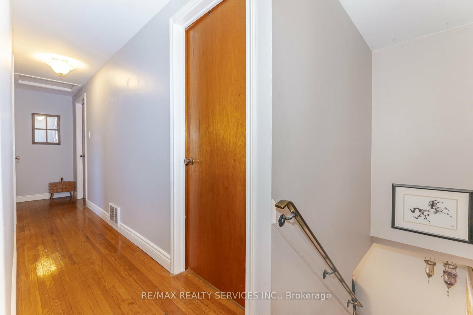 62 Ambleside Dr