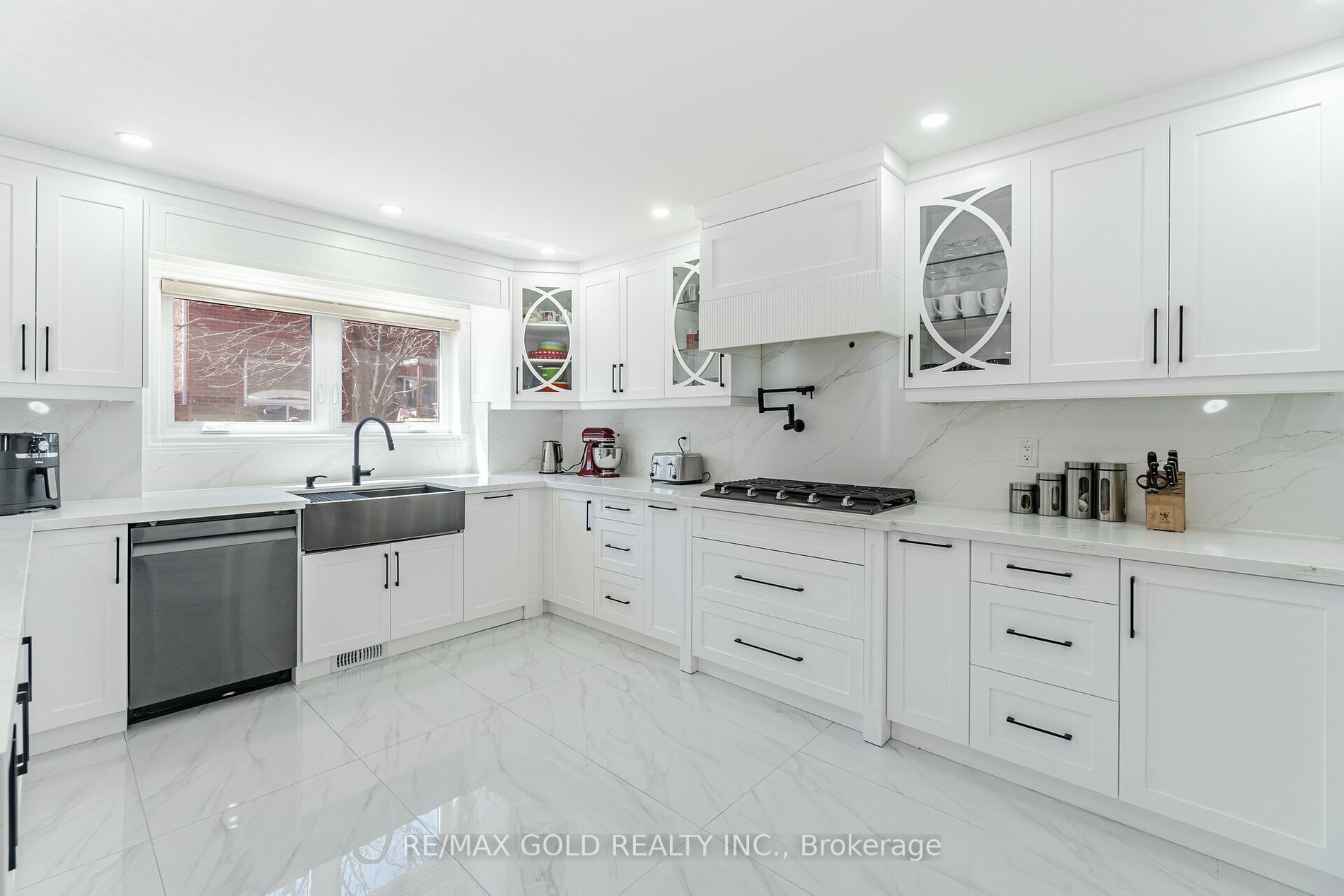 8 Foxmere Rd