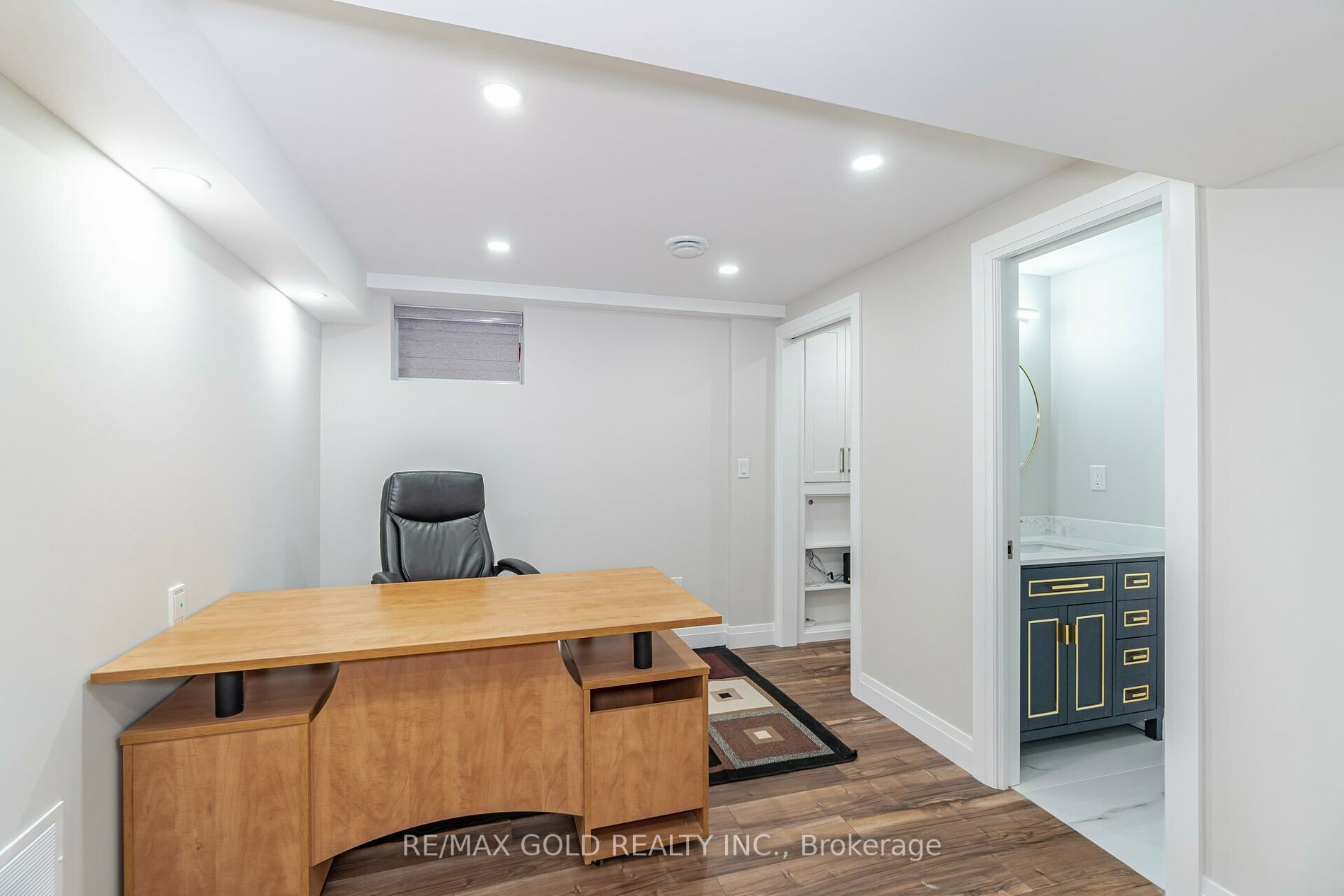 8 Foxmere Rd