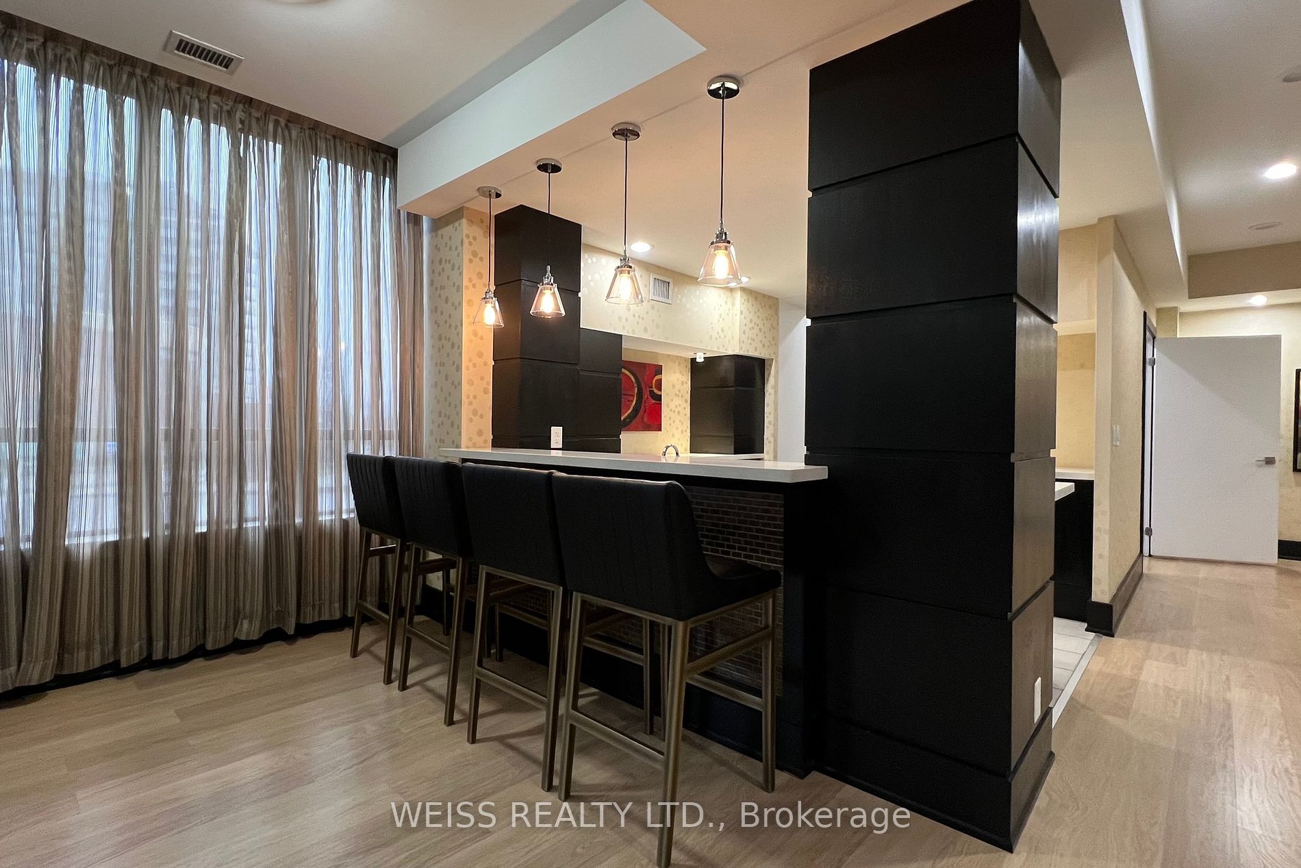 55 De Boers Dr, #303