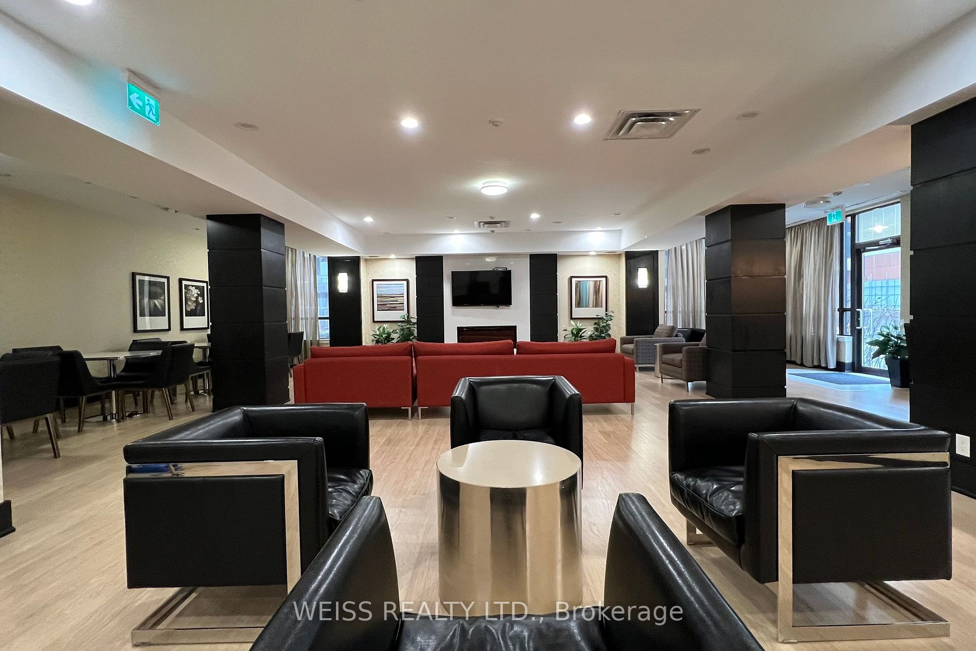 55 De Boers Dr, #303