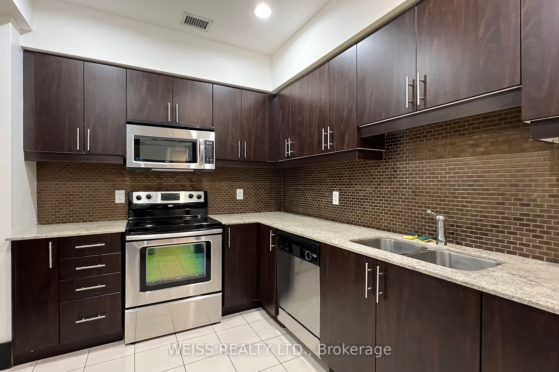 55 De Boers Dr, #303
