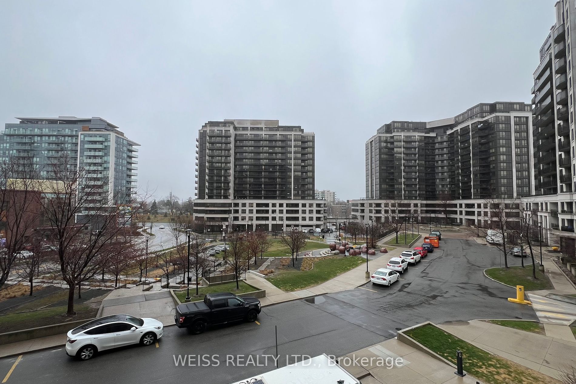 55 De Boers Dr, #303