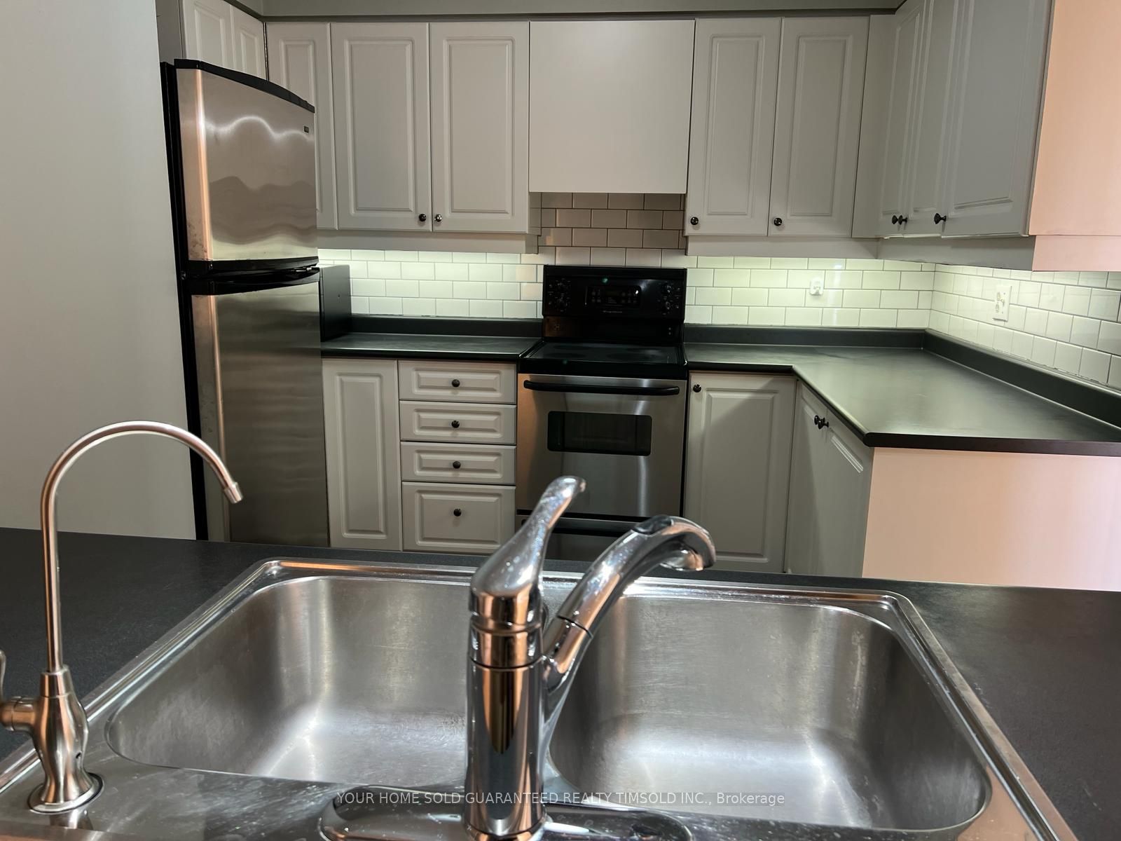 50 Eglinton Avenue W, #708