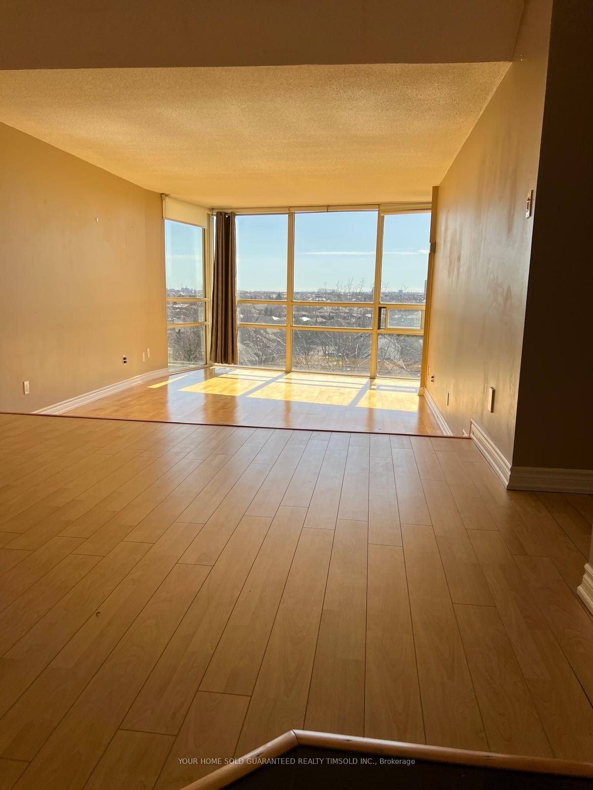 50 Eglinton Avenue W, #708