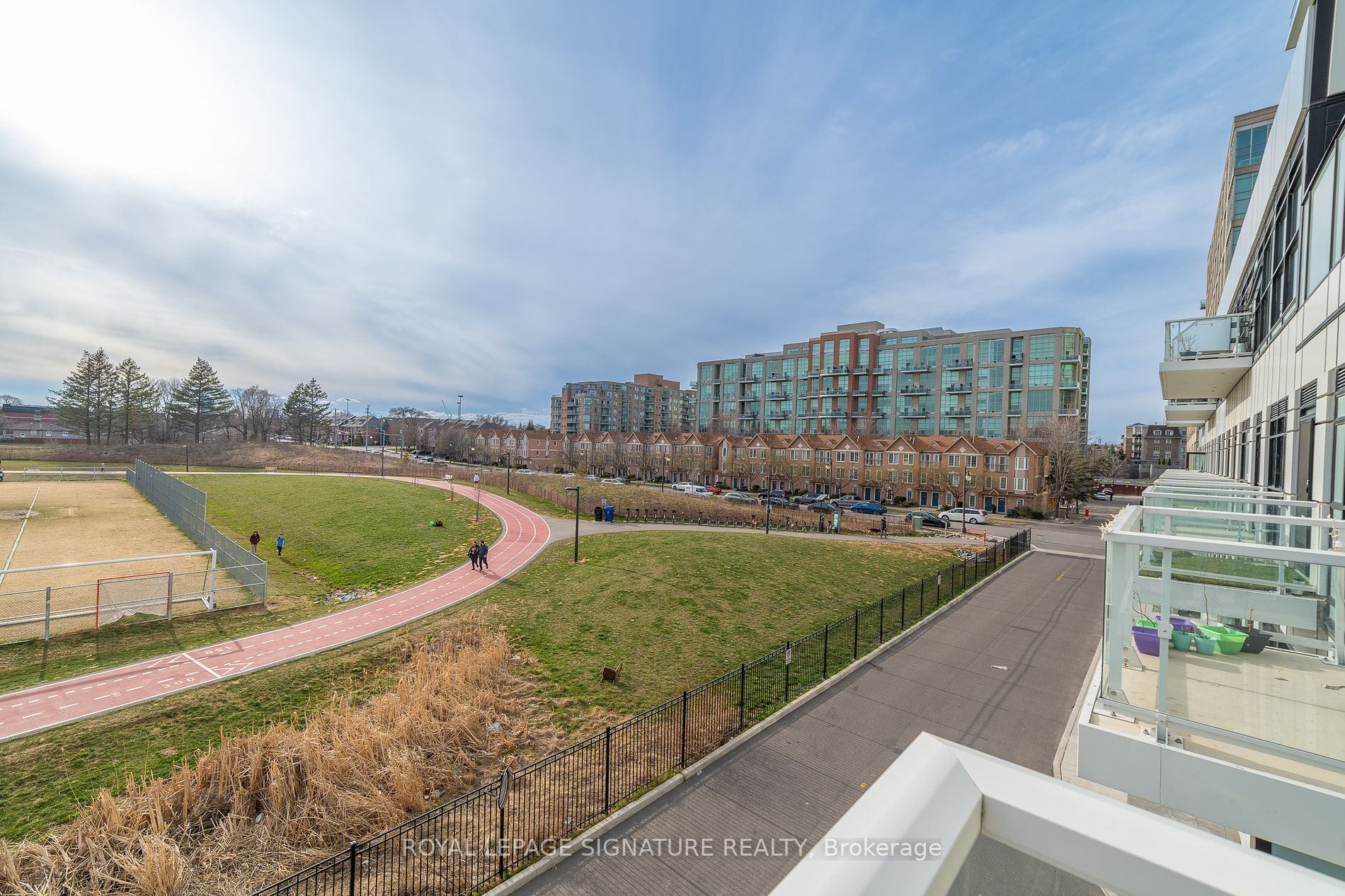 251 Manitoba St, #325