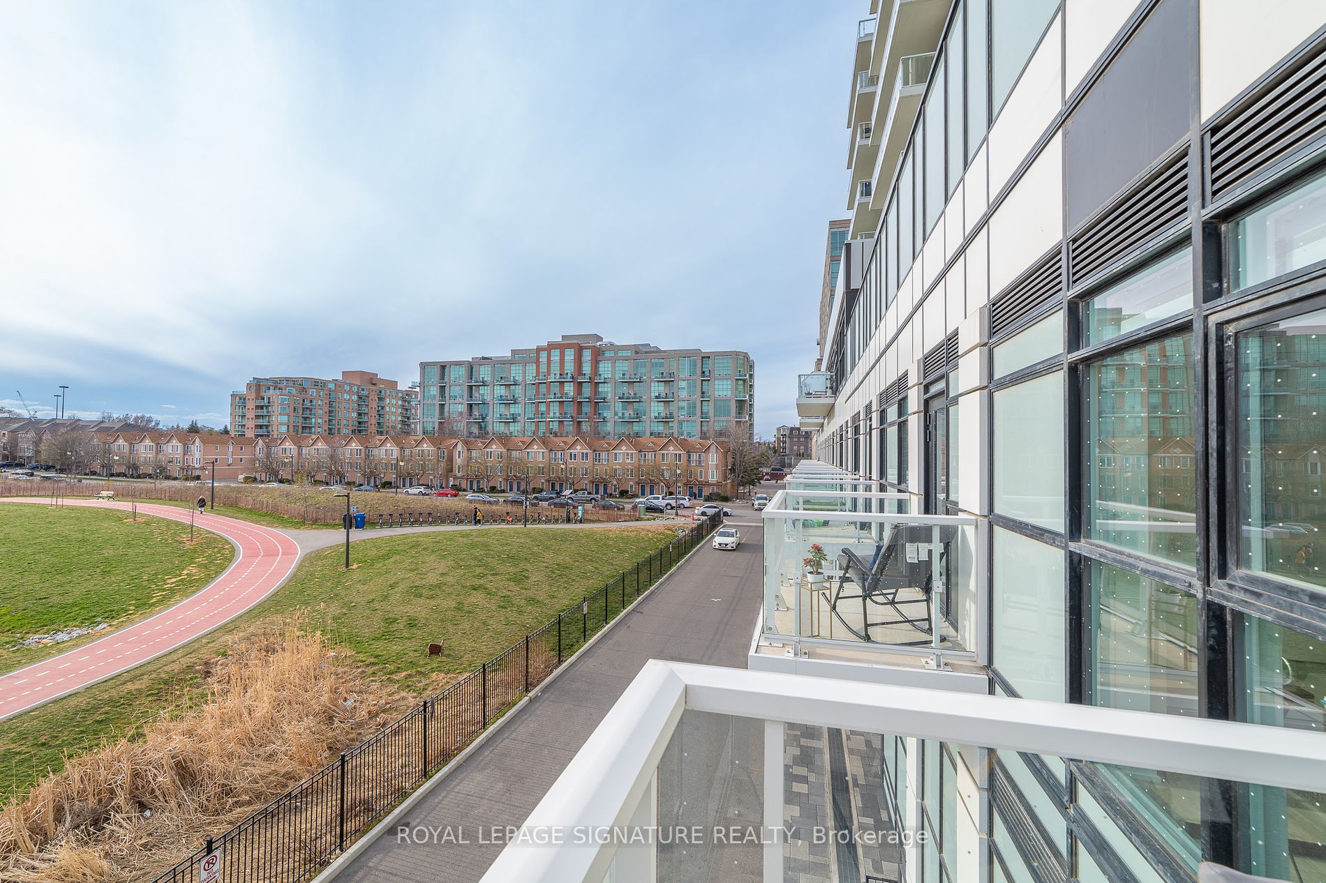 251 Manitoba St, #325