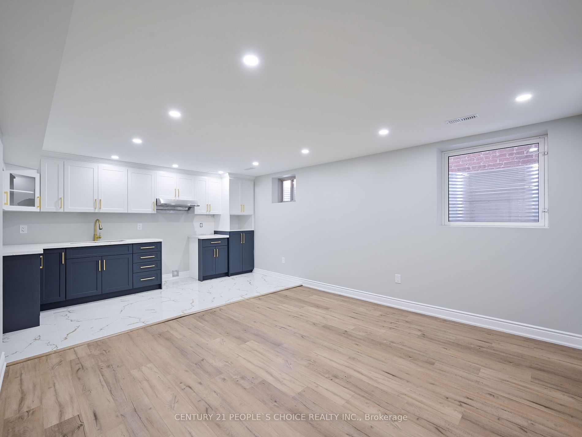 12 Junior Rd