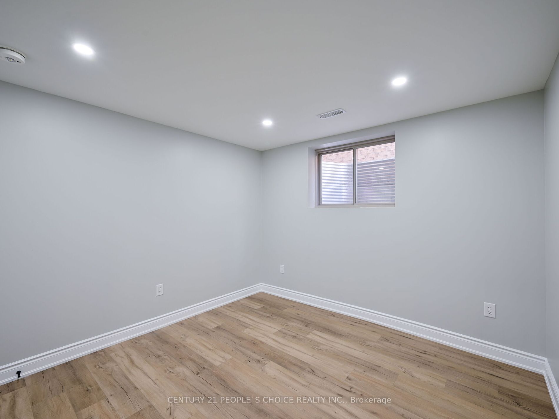 12 Junior Rd