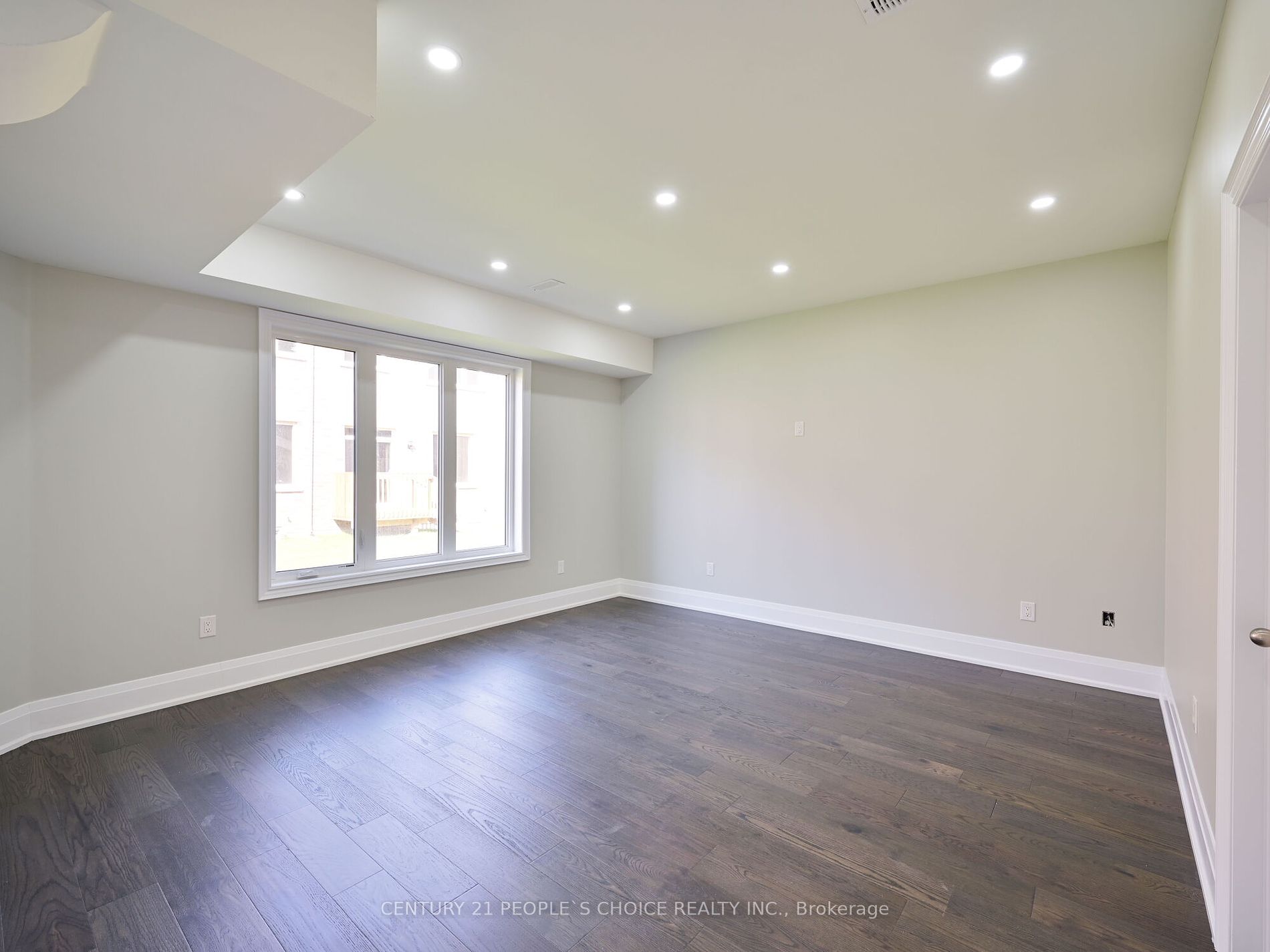 12 Junior Rd