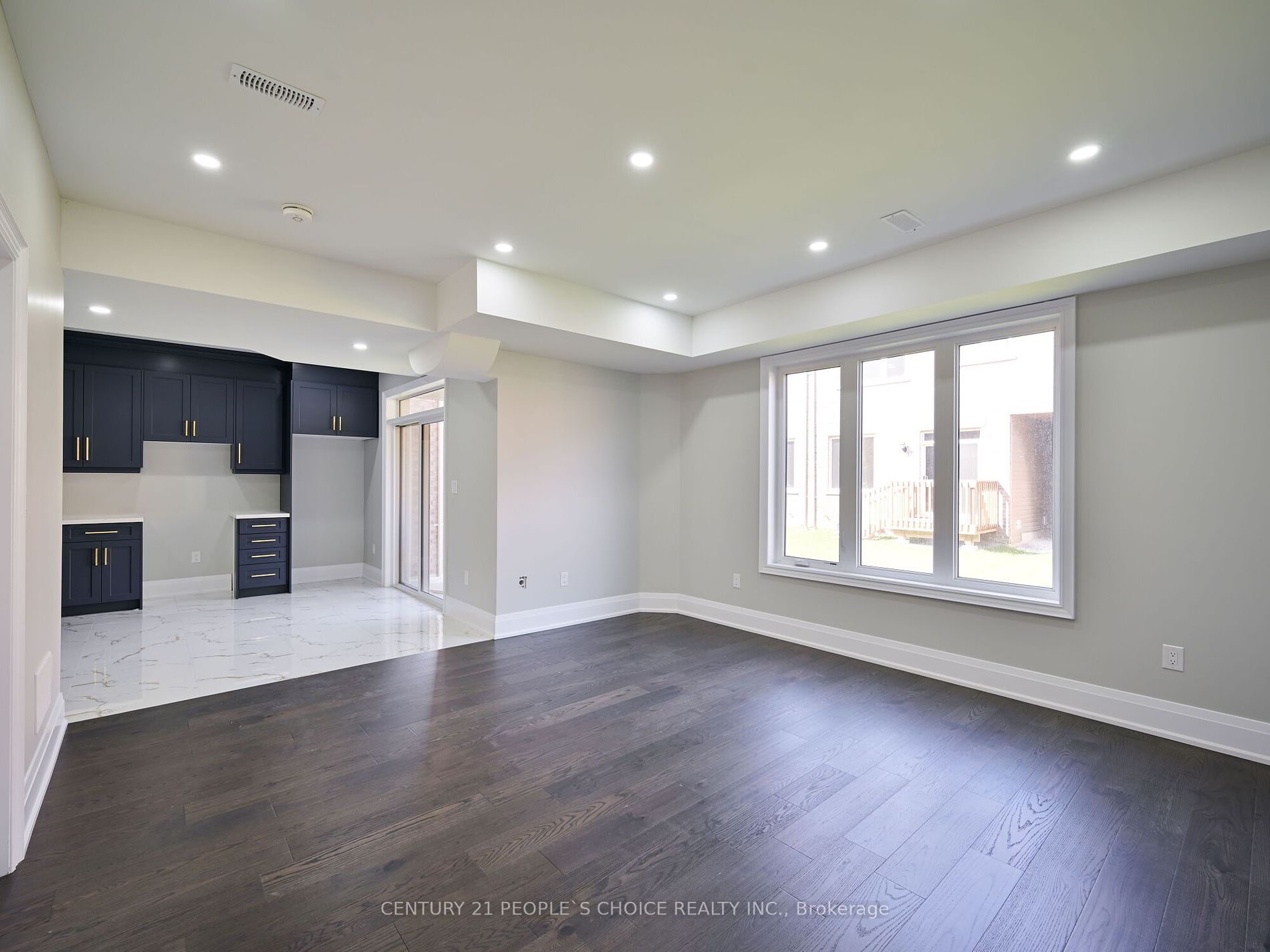 12 Junior Rd