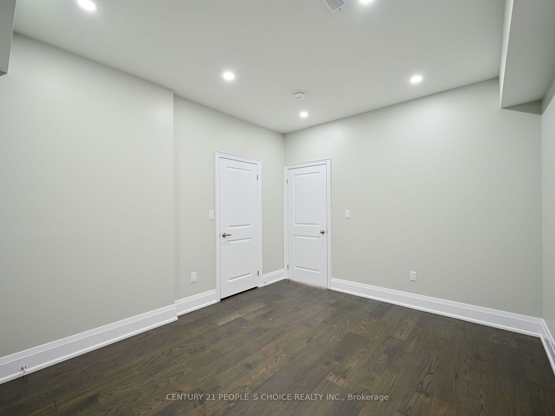 12 Junior Rd