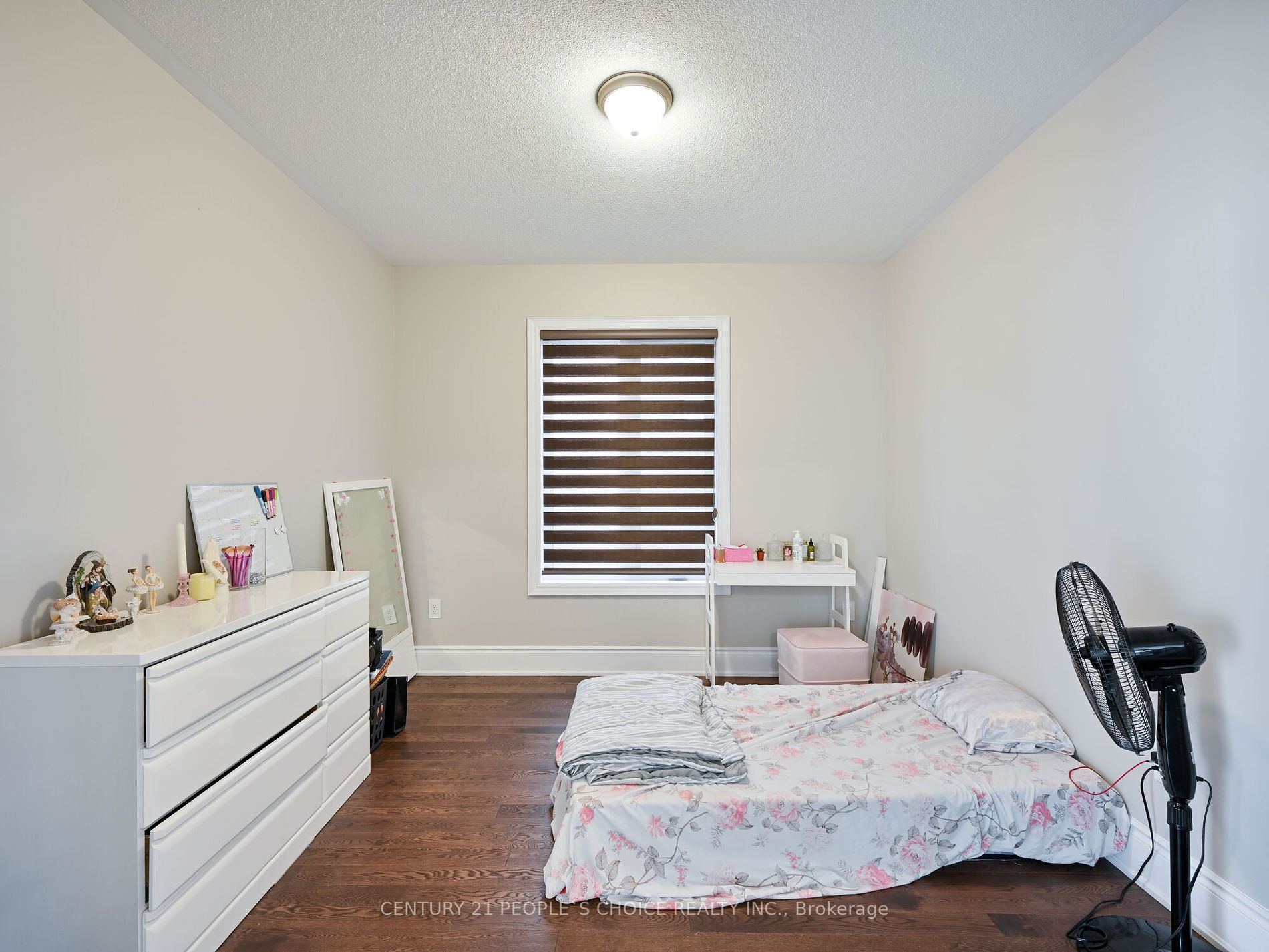 12 Junior Rd
