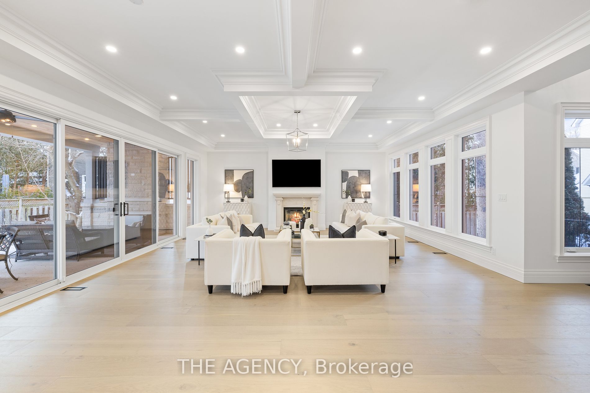 2409 Lakeshore Road
