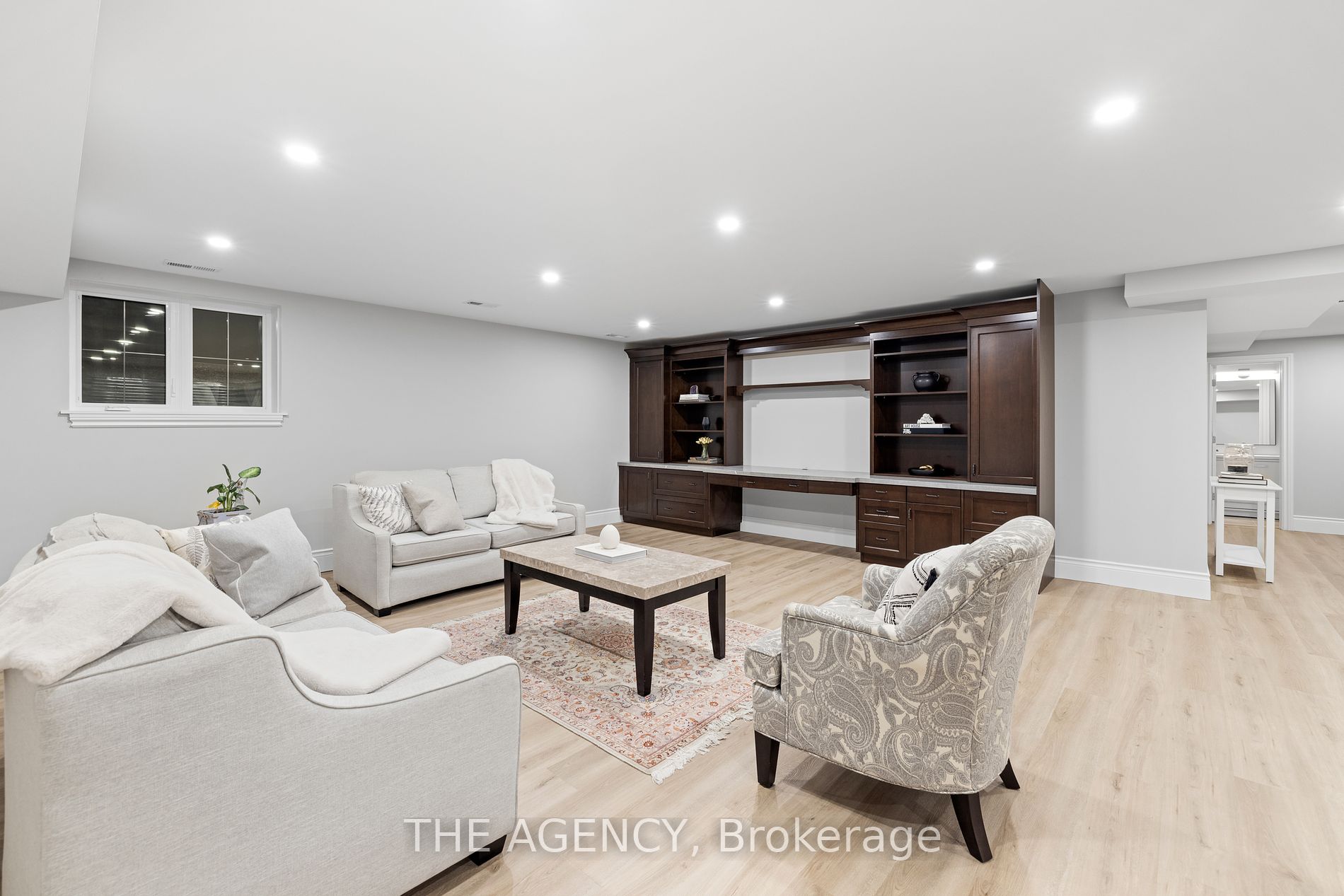 2409 Lakeshore Road