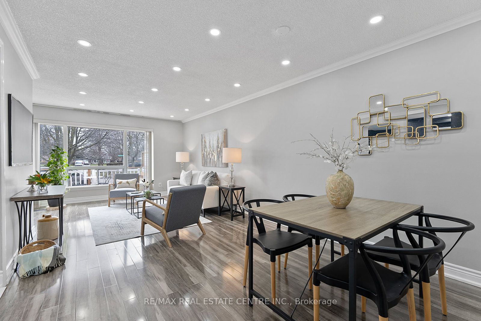 40 Brentwood Dr
