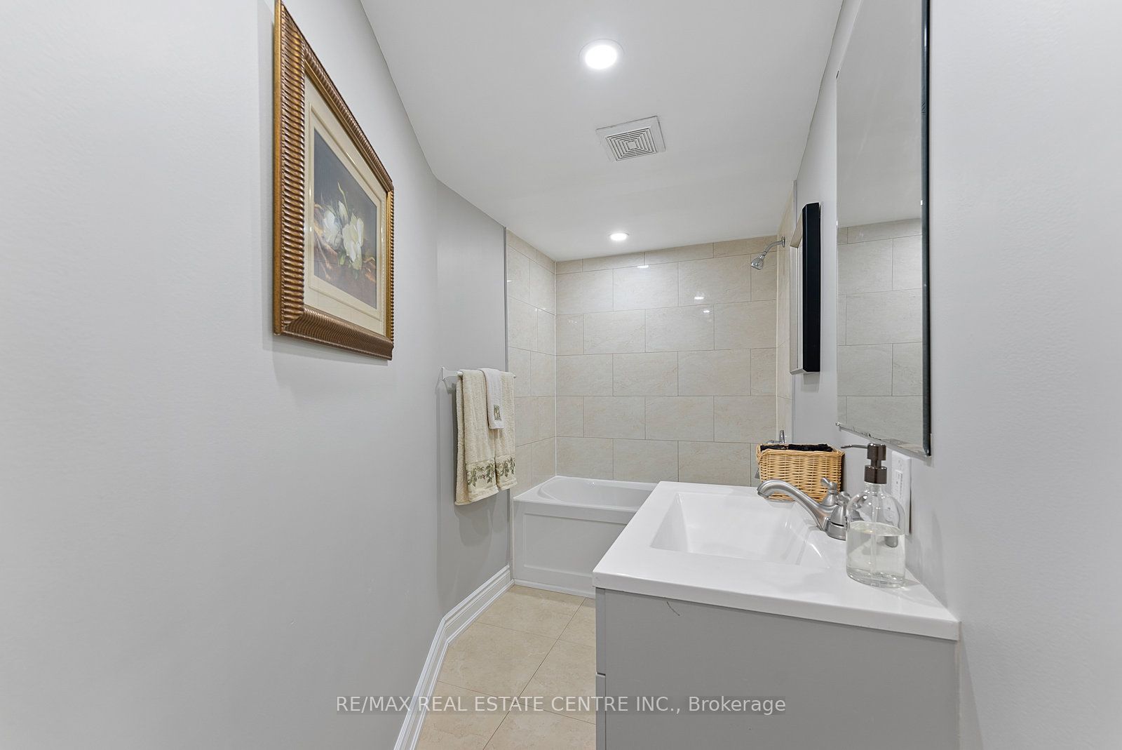 40 Brentwood Dr