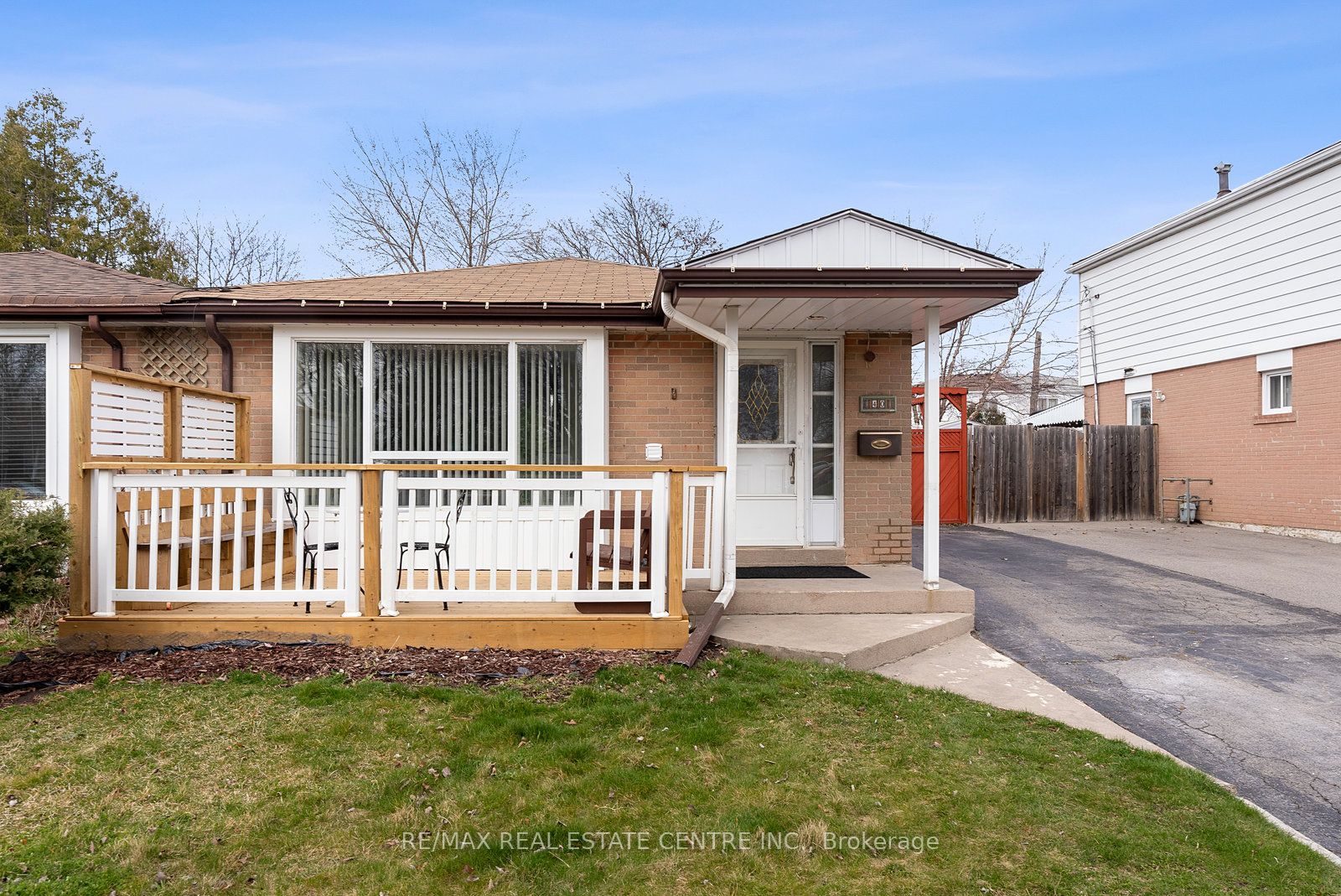 40 Brentwood Dr