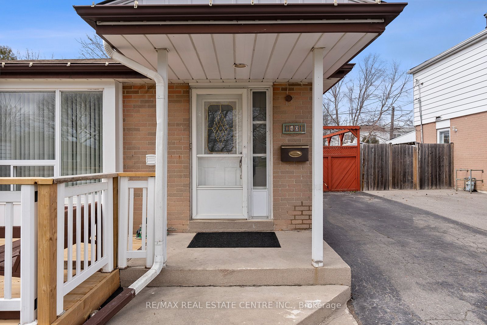 40 Brentwood Dr