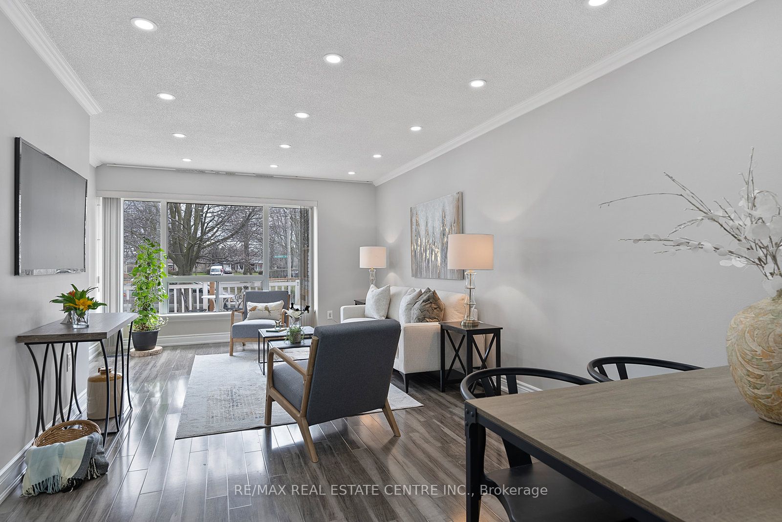 40 Brentwood Dr