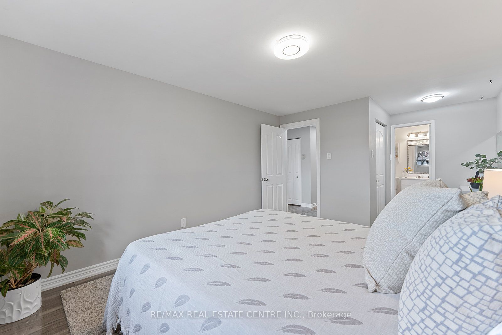 40 Brentwood Dr