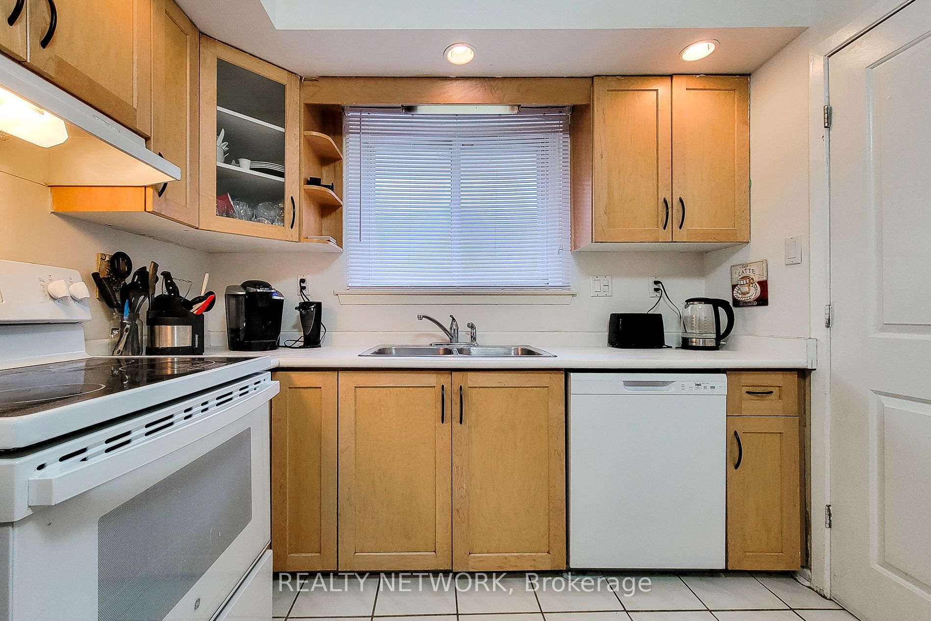 2145 Sandringham Dr