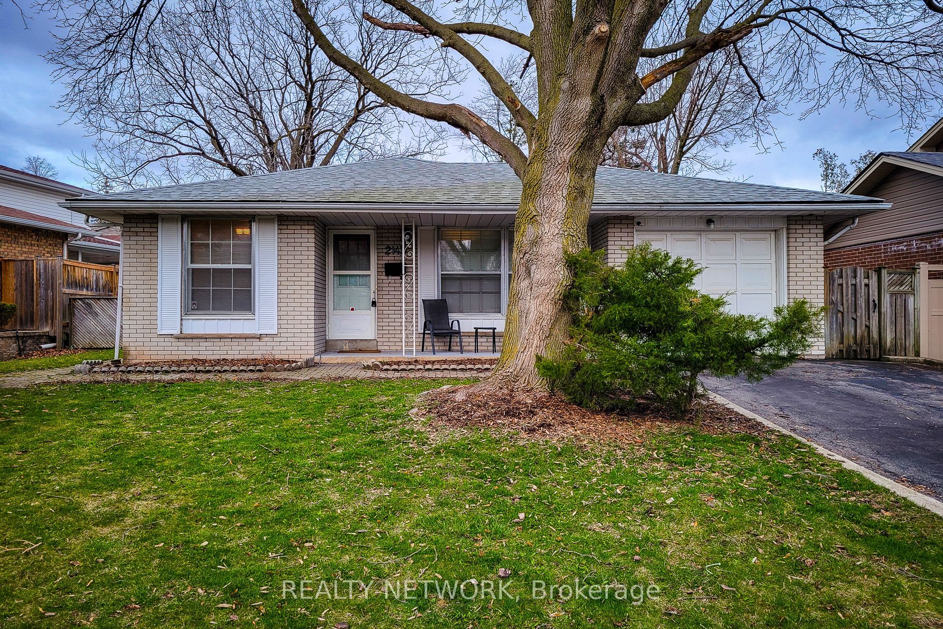 2145 Sandringham Dr