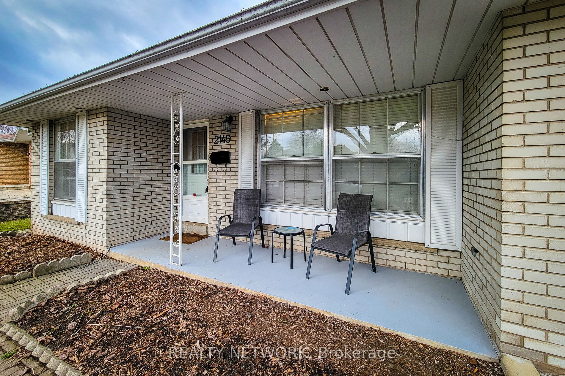 2145 Sandringham Dr