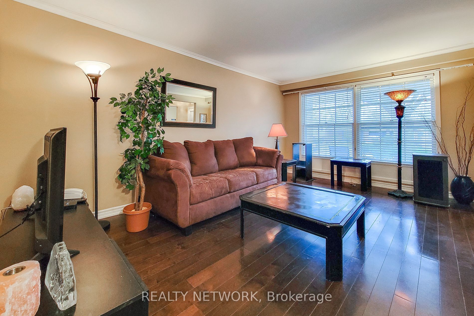 2145 Sandringham Dr