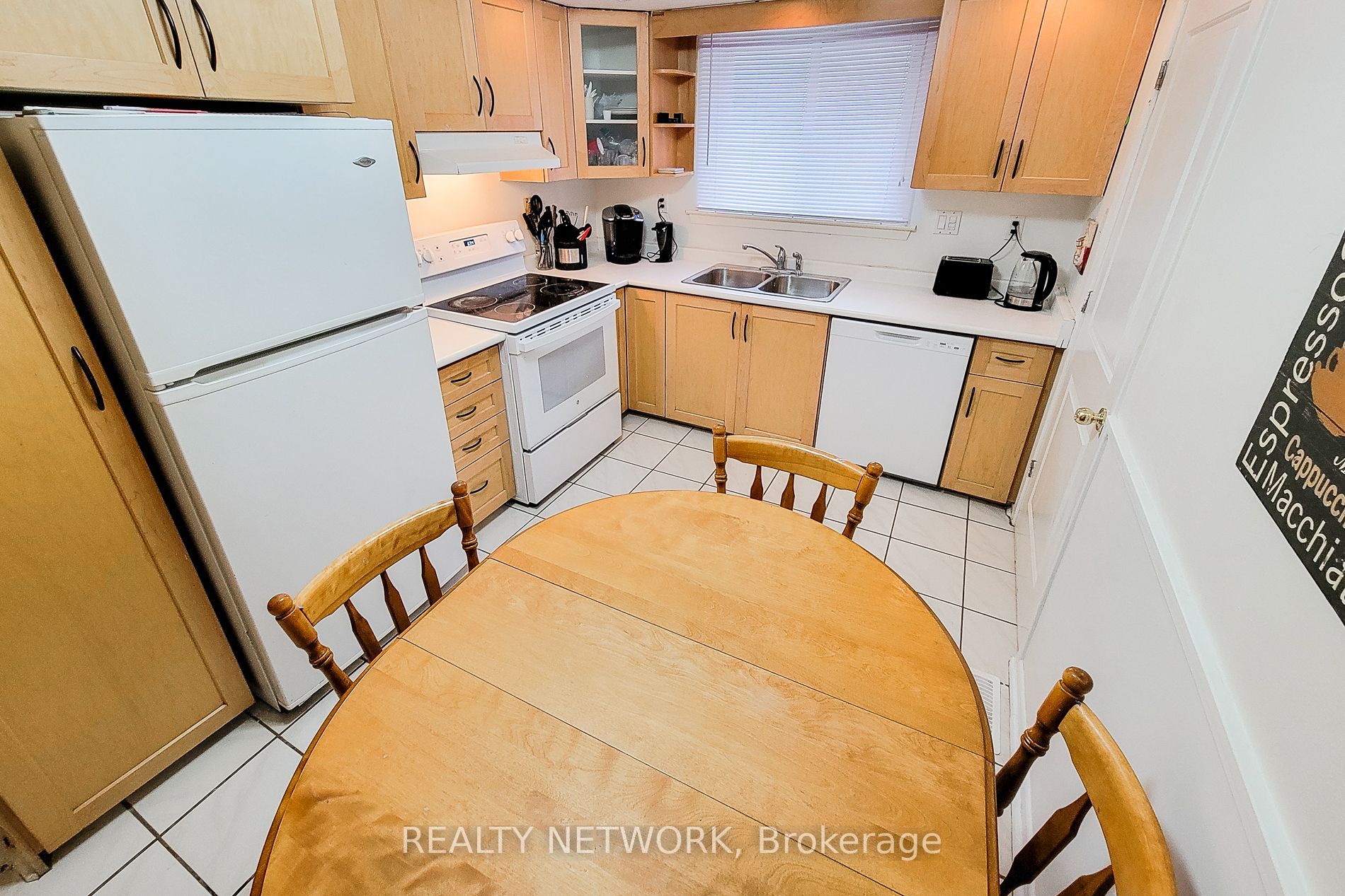 2145 Sandringham Dr