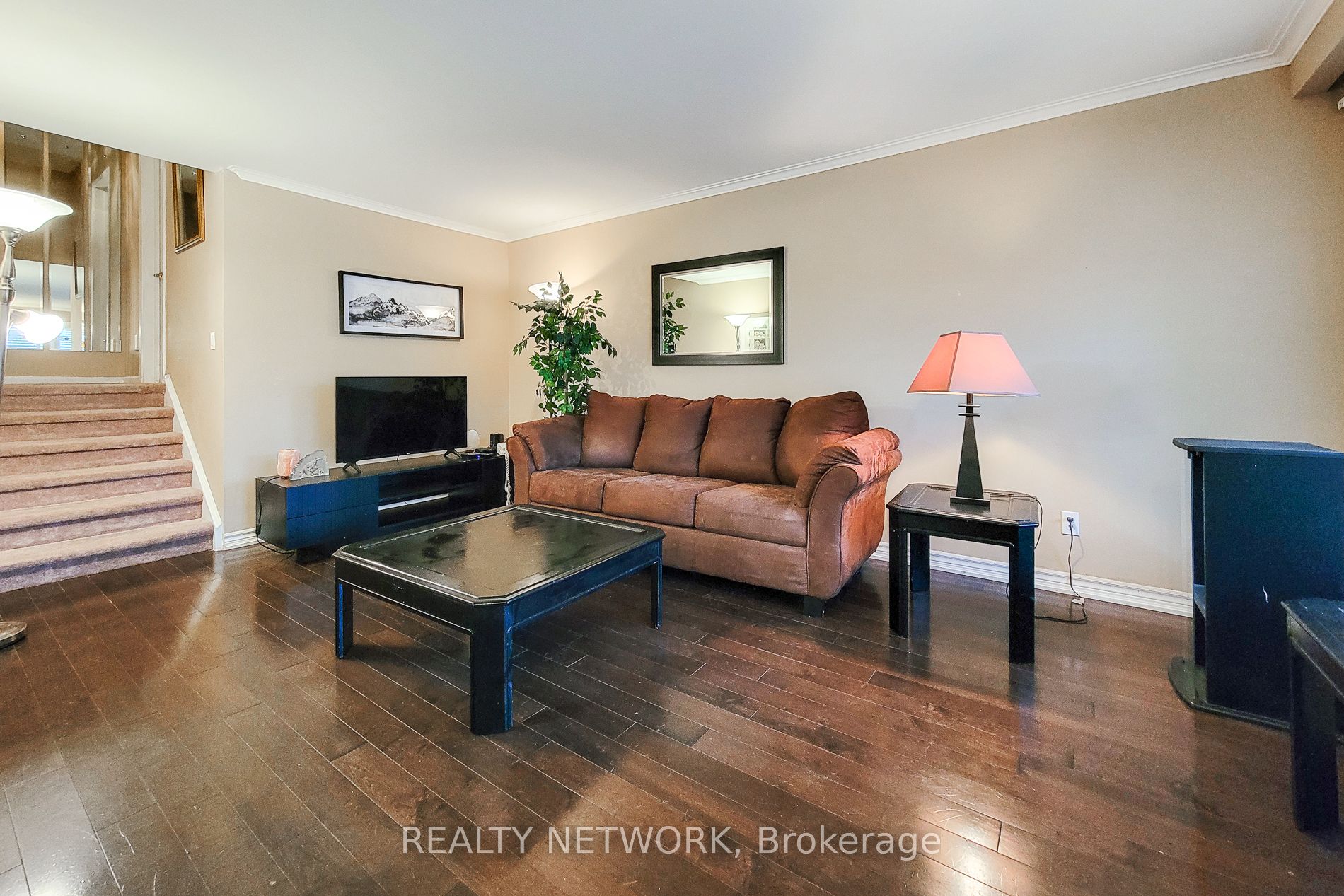 2145 Sandringham Dr